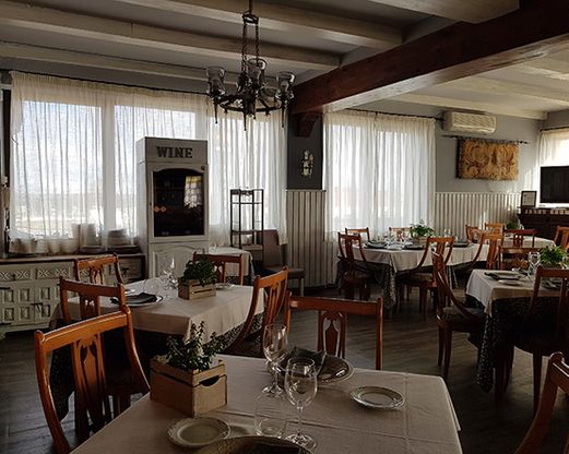 Hotel Restaurante La Varga zona para comer